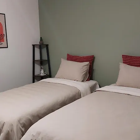 Iv With A Private Garage Apartamento