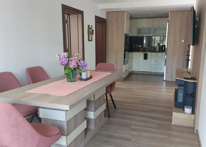 Iv With A Private Garage Appartamento